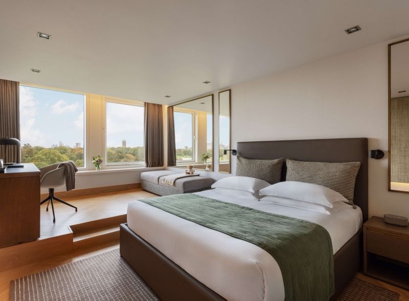 The newly refurbished Royal Garden Deluxe Room is one of the flagship rooms of Royal Garden Hotel, offering a lavish king bed, a comfortable work desk and stunning views of Kensington Gardens from guaranteed high floors.