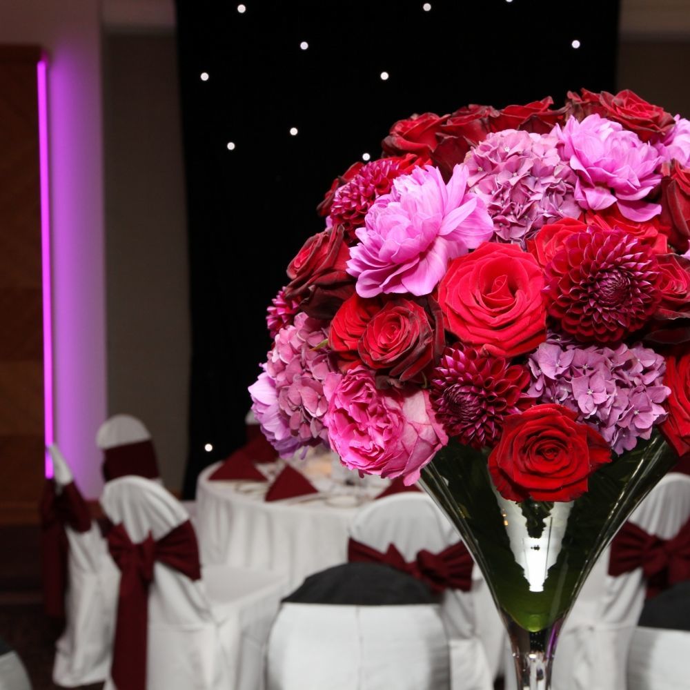 Royal Garden Hotel specialiseds in crafting unforgettable weddings, from intimate ceremonies to grand receptions.