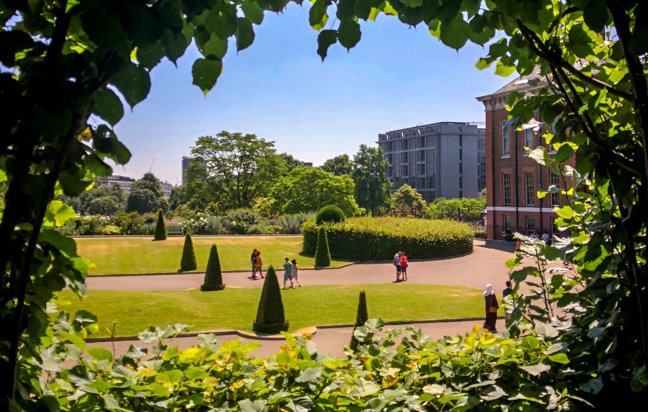 Kensington Palace & Gardens, the birthplace of Queen Victoria and the home of some of London's most exquisite gardens, is located right next to Royal garden Hotel.