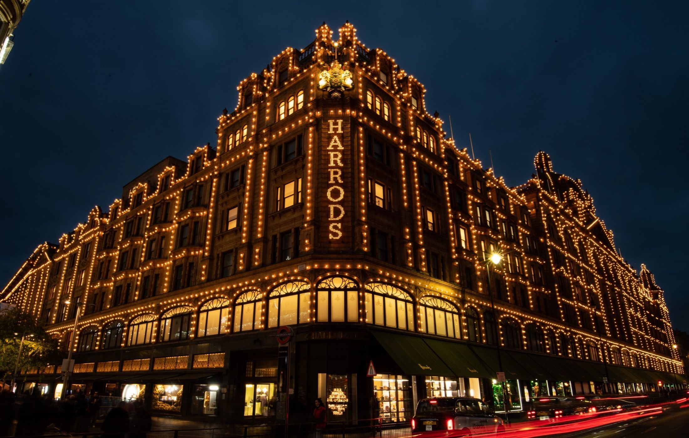 Knightsbridge, a bustling high street with world-class shops, is only 8 minutes drive from Royal Garden Hotel.